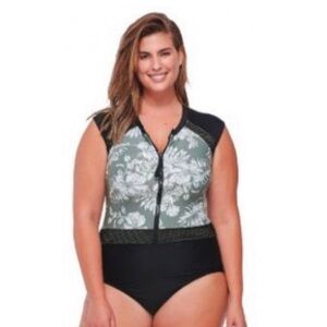NWT. SKYE Plus Swimsuit. 2X Lilith w Tummy Control.
